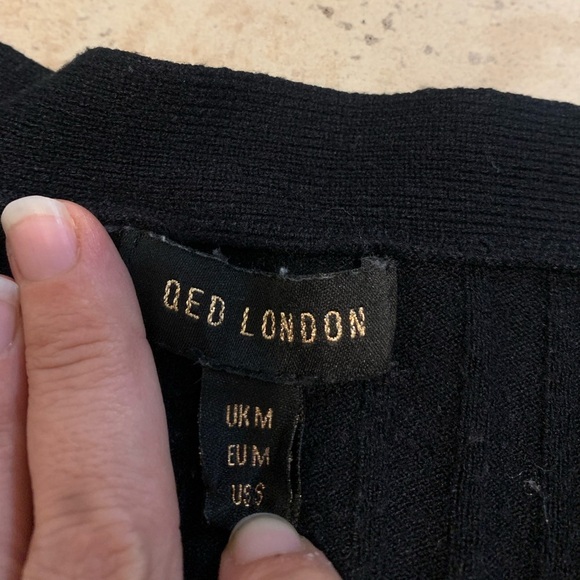 QED London Black Ribbed Knit Button-Front Midi Dress - Size US S - Picture 6 of 7